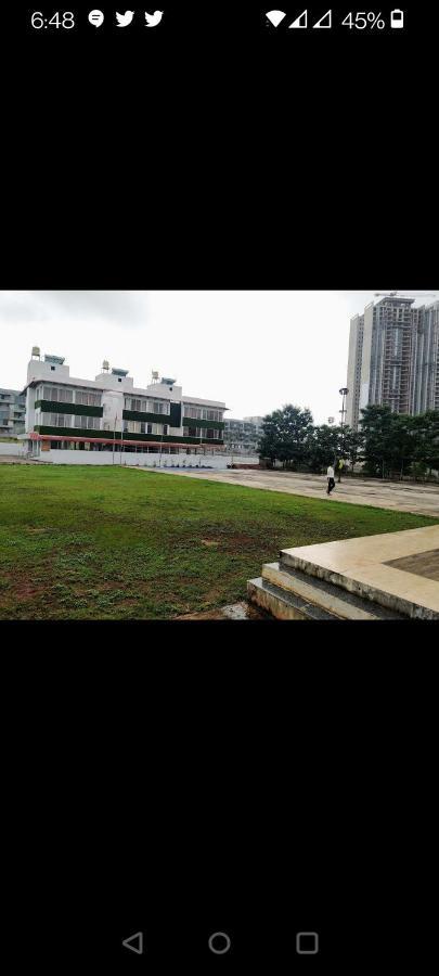 Pune Airport Eon Barclays Kharadi Luxe15 Suites Work Desks Exterior photo